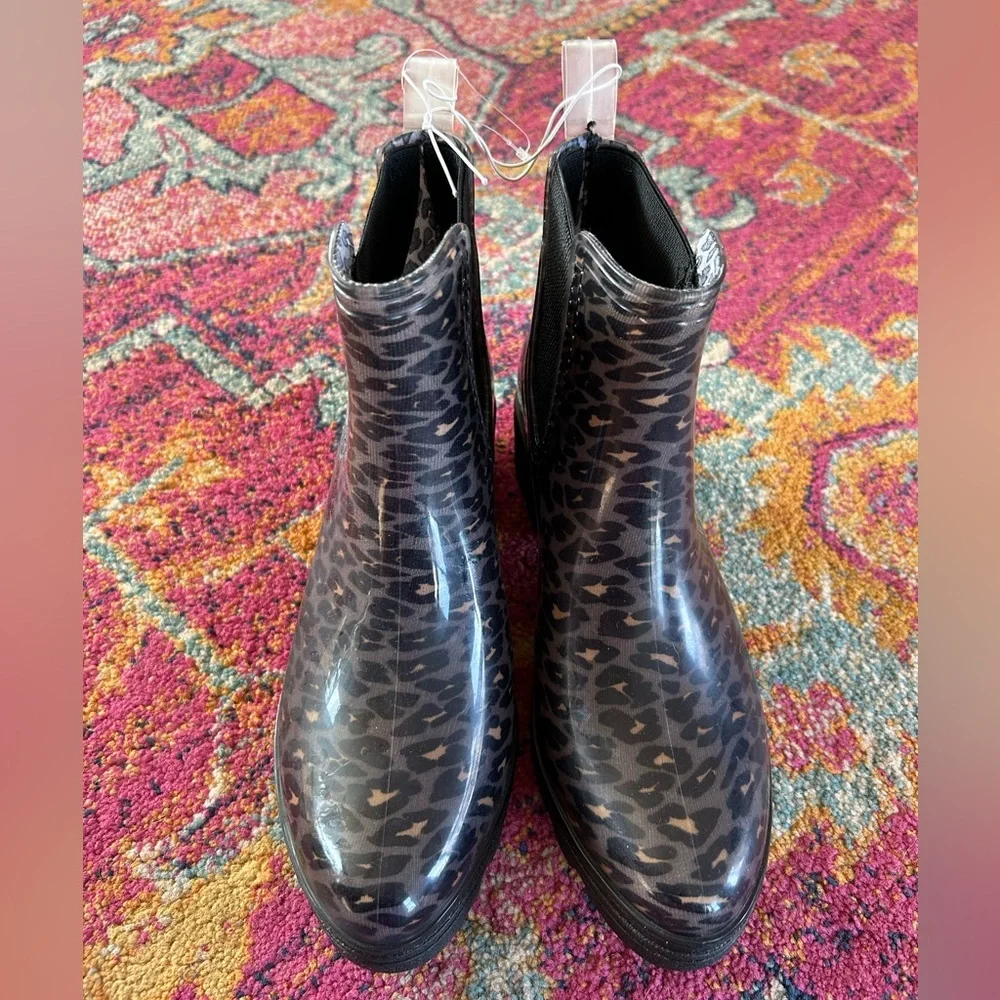 NWT Kensington | Women’s black/tan leopard print Ocean + Coast rain boot, size 9